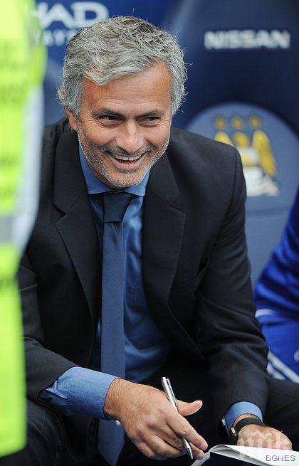 Челси приготви 100 милиона за Погба и Стоунс