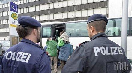 два микробуса имигранти сблъскаха австрия десетки ранени