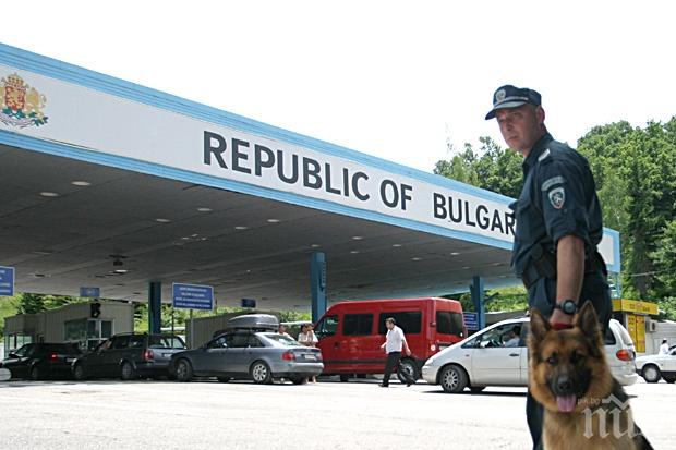 6 км е колоната от чакащи автомобили при граничен пункт Русе-Гюргево