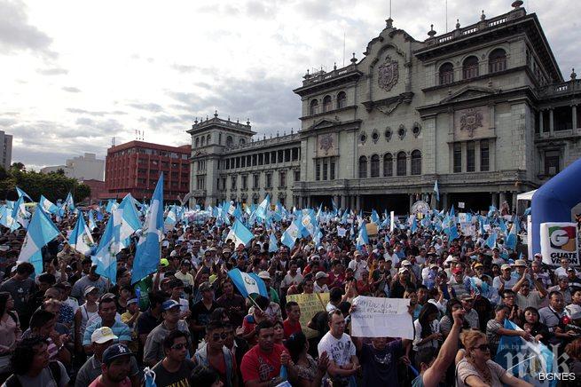 Президентът на Гватемала отказа да подаде оставка