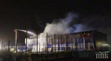 отново пожар избухна бежански център германия