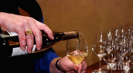 китайка втрещи службите летище алкохолен подвиг