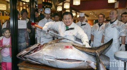 канадско момче хвана 220 килограмова риба тон