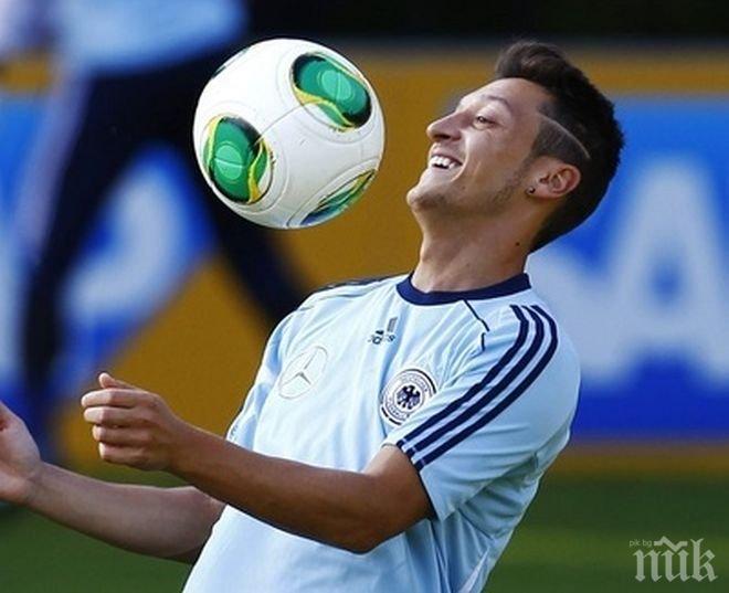 Месут Йозил заби Мис Турция (снимки)