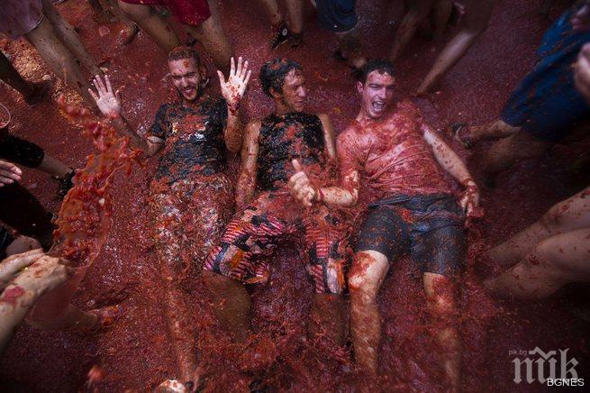 Томатина превзе улиците на испанския град Буньол