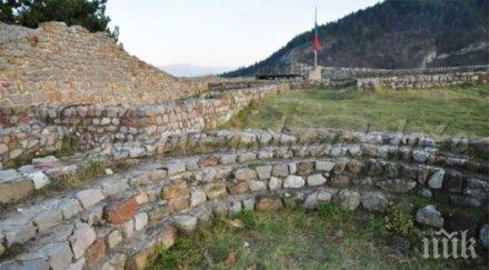 реставрират стените крепостта кракра разрушени време земетресението