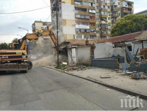 Очаквано! Съдът в Страсбург разреши бутането на ромските бараки в Максуда да продължи
