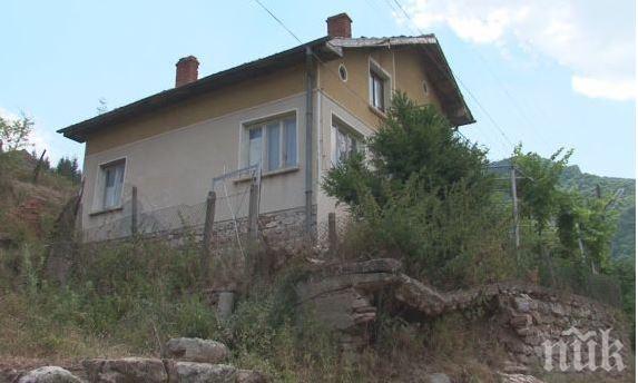 Баба изгуби къщата си заради измамници, размина се на косъм от смъртта