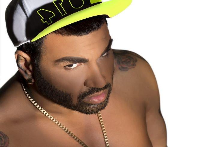 Скъпа наздравица! Азис пи алкохолен еликсир за 9502 долара парчето (снимка)