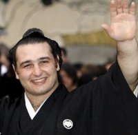 Котоошу и Аоияма тръгнаха с победи в Токио