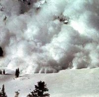 Лавина помете трима алпинисти в района на Седемте рилски езера