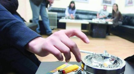 здравни инспектори полицаи душат пушачи кръчмите