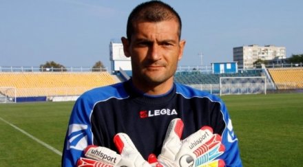 стоян колев остава година половина бургас