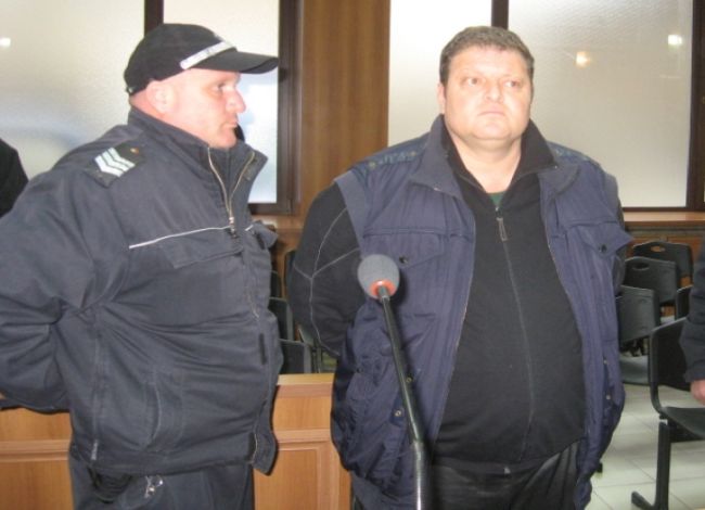 Пуснаха Императора срещу 3 бона