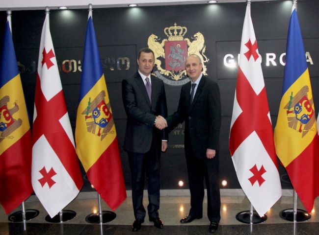 Външният министър на Молдова с диплома менте