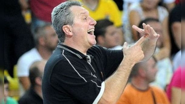 Лукойл Академик изхвърли треньора Марин Докузовски