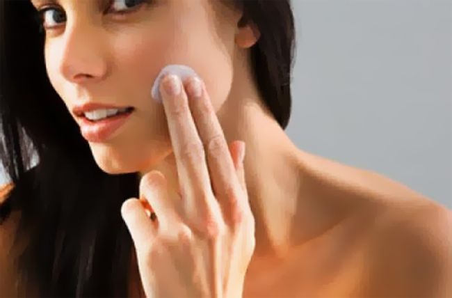 Защо кожата се набръчква от водата?