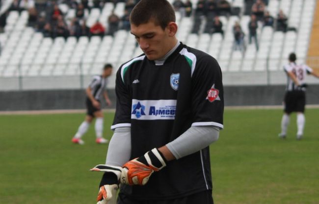 Георги Китанов дебютира за ПСВ