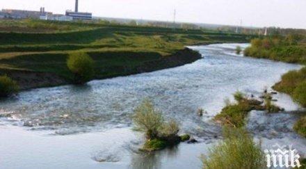 нивата наблюдаваните реки нас понижават