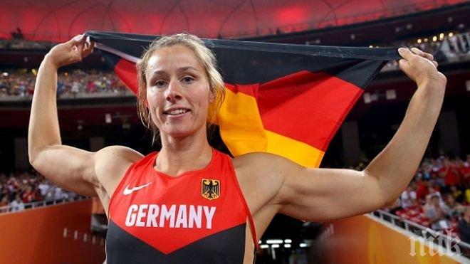 Германка разплака Пекин, грабна титлата на копие с последния си опит