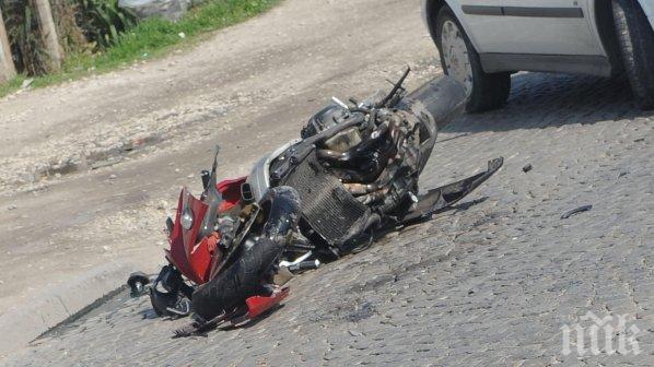 Единият моторист, катастрофирал край Дупница, е с черепно-мозъчна травма, а другият с тежки контузии