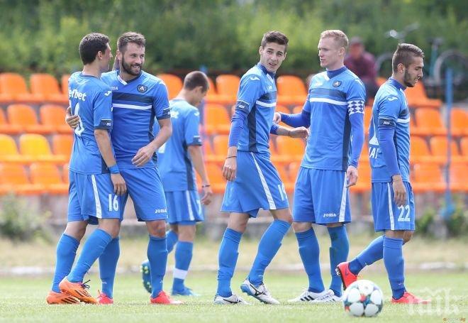 Левски амбициран за разгром срещу отчаян Пирин