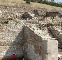 Уникално! Древна сграда цъфна край къщата на Ванга