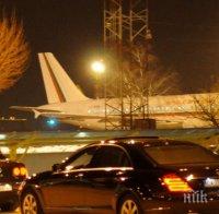 Правителственият самолет „Фалкон“ вече е на летище София