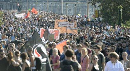 хиляди демонстранти виена протестираха лошото отношение мигрантите