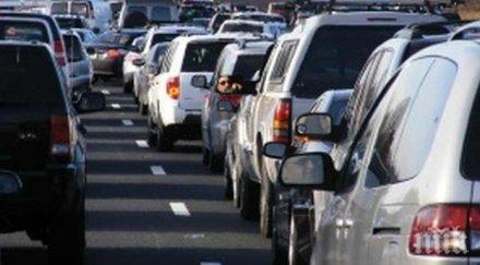 километрично задръстване сандански заради монтиране трафик камера