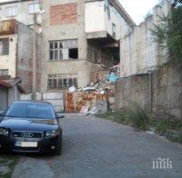 Безобразие! Градът на Първанов превърнат в сметище! Фирми наглеят необезпокоявано! (снимки)
