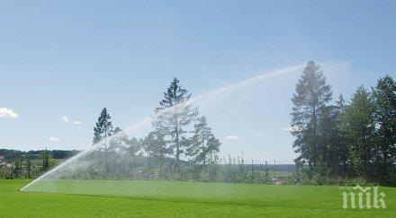 посетителите музея аушвиц разкритикуваха ръководството заради поставянето пръскачки вода напомнящи душове