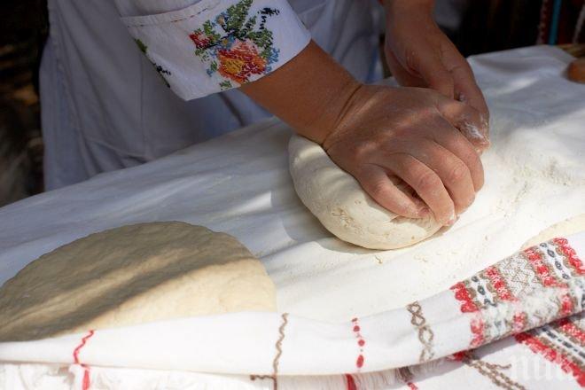 Цената на пшеницата пада, на хляба - не
