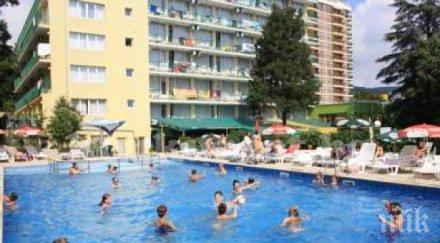 вижте хотела скандалният кмет ценко чоков прати съселяните снимки