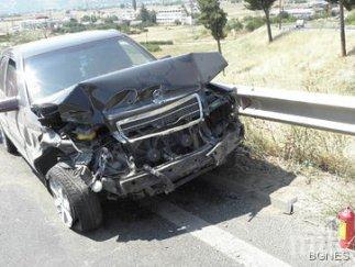 два мерцедеса сблъскаха върбица ранено дете