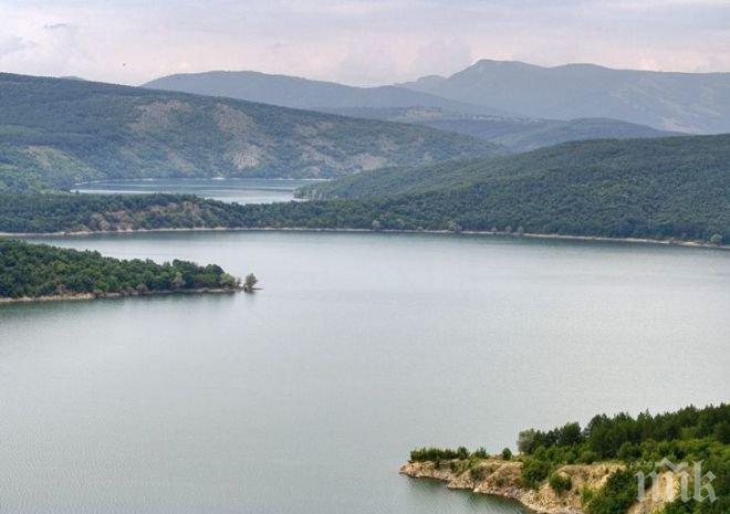 „Потопената църква” изплува над водите на яз. Жребчево всяка година