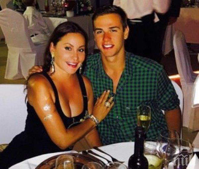 Милионерска веселба! Дарина Павлова и синът й обикалят баровете в Марбея, купонясват с приятелите на Илия-младши