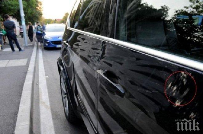 Кола на Българската армия паркира на място за майки с деца (снимка)