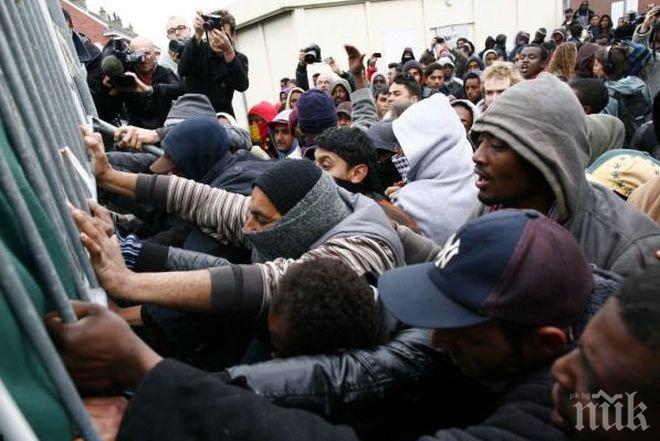 Сблъсъци между имигранти и полиция на гръцкия остров Лесбос