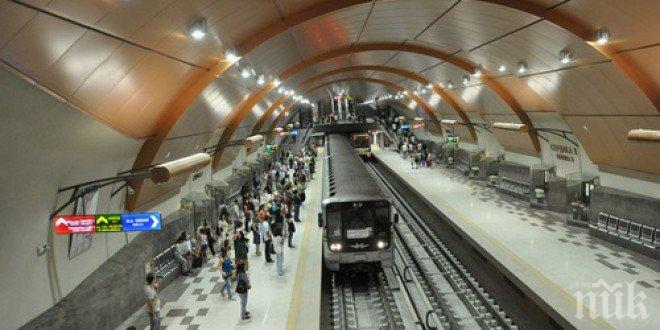 Само в ПИК! Ром беснее в софийското метро! Полицията на крак, пътниците в паника!