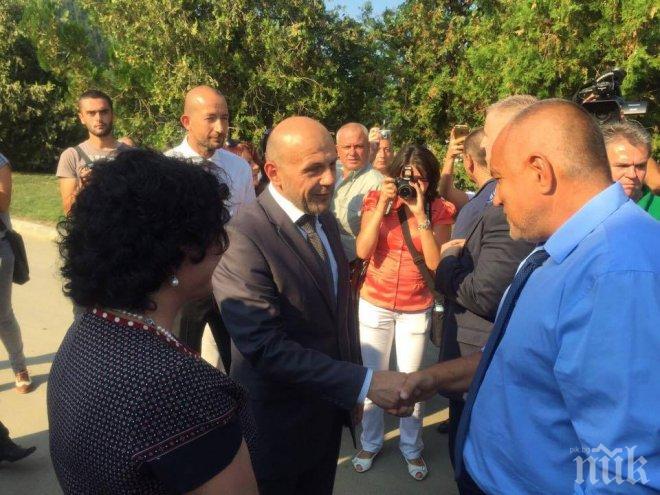 Борисов: България реагира и се справя адекватно на ситуацията с бежанците (обновена)