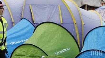 протестиращите главната прокуратура молдова разпъват палатки