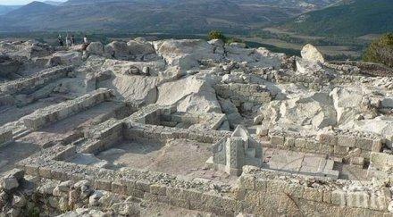 двуфитилна лампа бронзов печат чаша вино последните находки перперикон