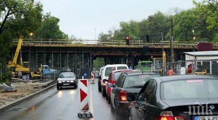 натоварен трафикът главен път места образували тапи