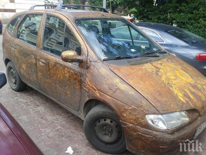 САМО в ПИК! Невероятна атракция в центъра на София! Древногръцки богове обикалят града, хората са смаяни (снимки)