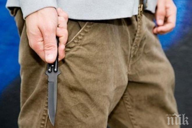 Трима ошушкаха германец в Слънчев бряг, заплашили го с нож