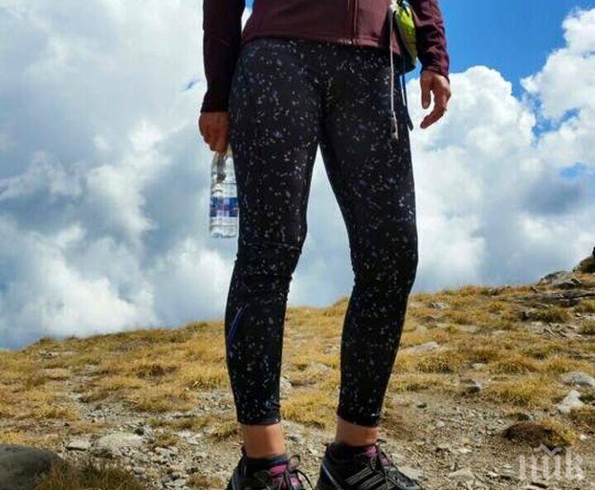 Фотобомба в ПИК! Президентска съветничка броди из Седемте рилски езера по секси клинче (снимки)