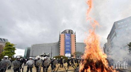 клади пламнаха сградата видео