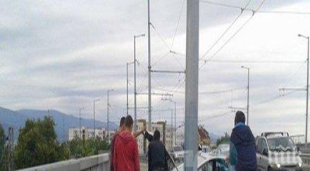 пловдивчанка тойота размаза мантинела изхвърча надлез