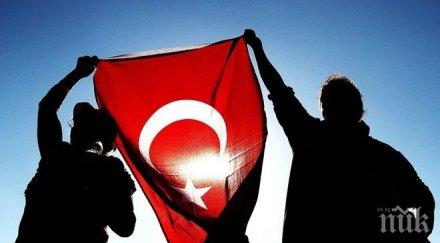 турция депортира обвинените тероризъм британски журналисти